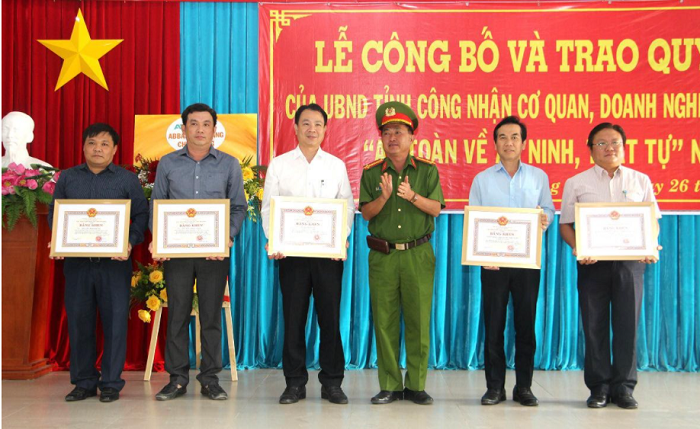 148 cơ quan, doanh nghiệp tại An Giang được công nhận đạt chuẩn “An toàn về an ninh, trật tự” năm 2020