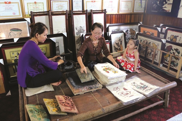 Vào trong tranh điệp lung linh Đông Hồ