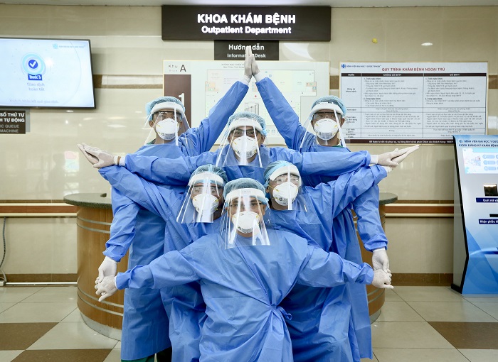 Cảm ơn các “chiến sĩ” áo trắng