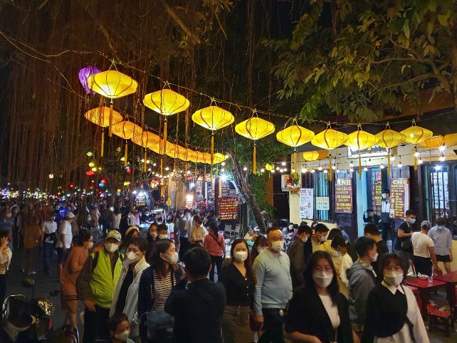Đà Nẵng – Hội An đón hàng chục ngàn lượt khách đến du xuân