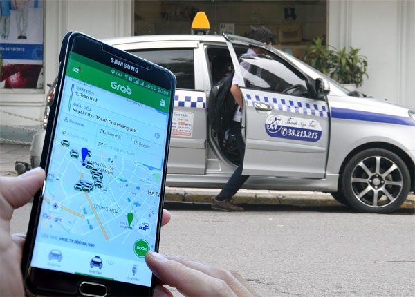 Taxi công nghệ phải gắn mào, cục diện mới cho thị trường vận tải?