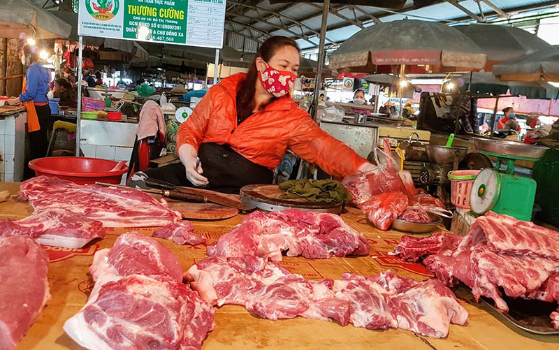 Giá thịt lợn tại chợ và siêu thị lại “lệch pha” sau cách ly
