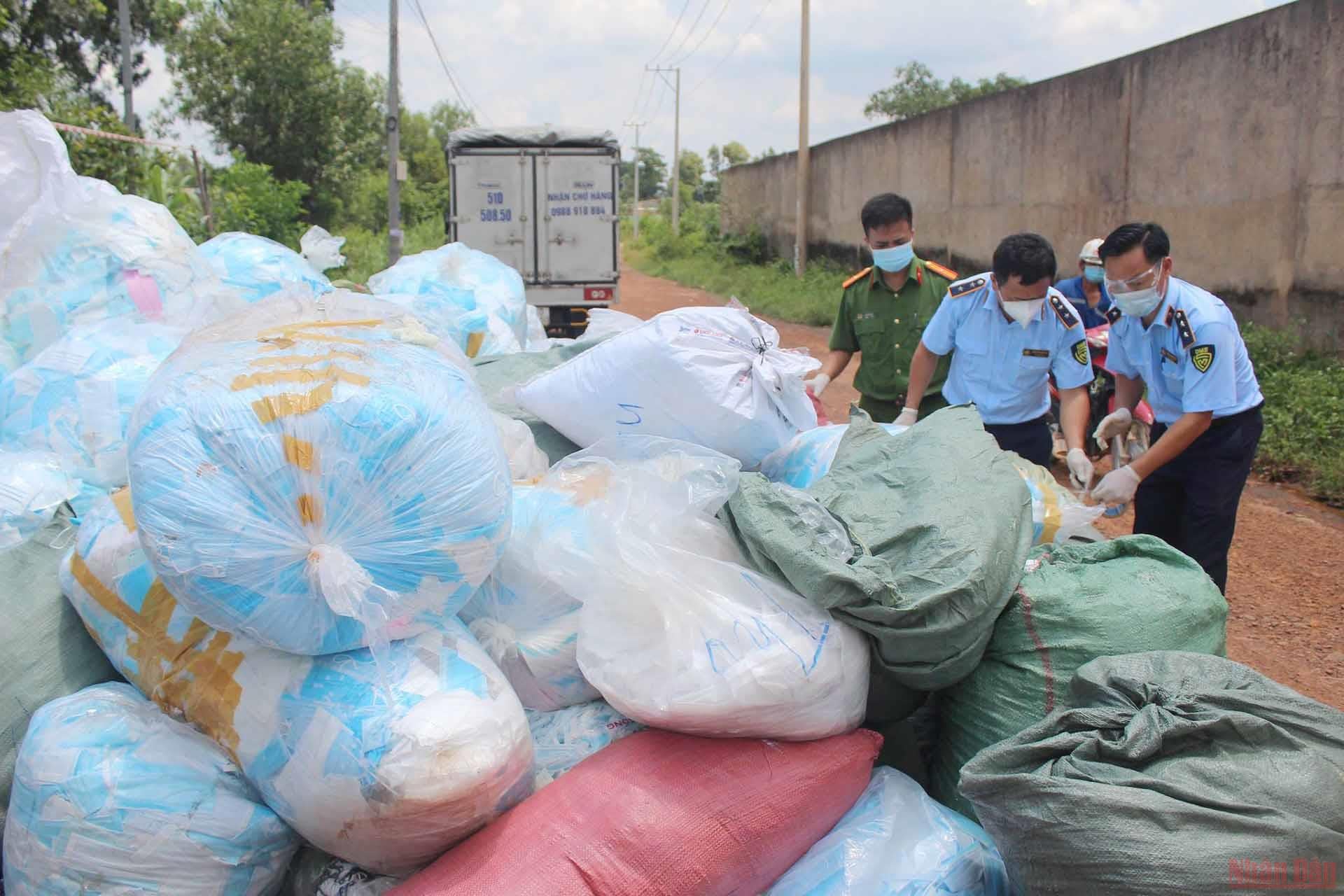 Đồng Nai, phát hiện trên 1 tấn khẩu trang lỗi được tái chế tung ra thị trường