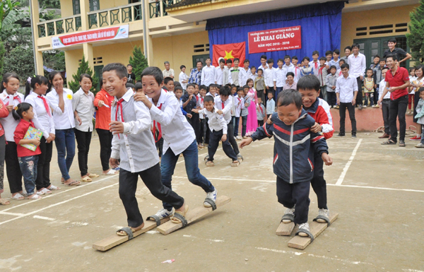 Mùa thu về nhớ ngày khai trường