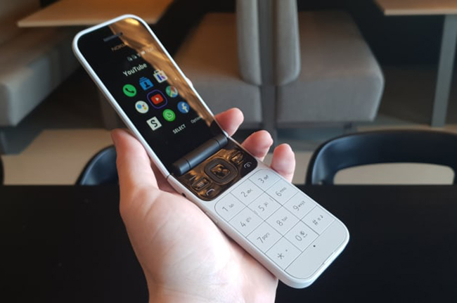 Nokia hồi sinh điện thoại nắp gập huyền thoại