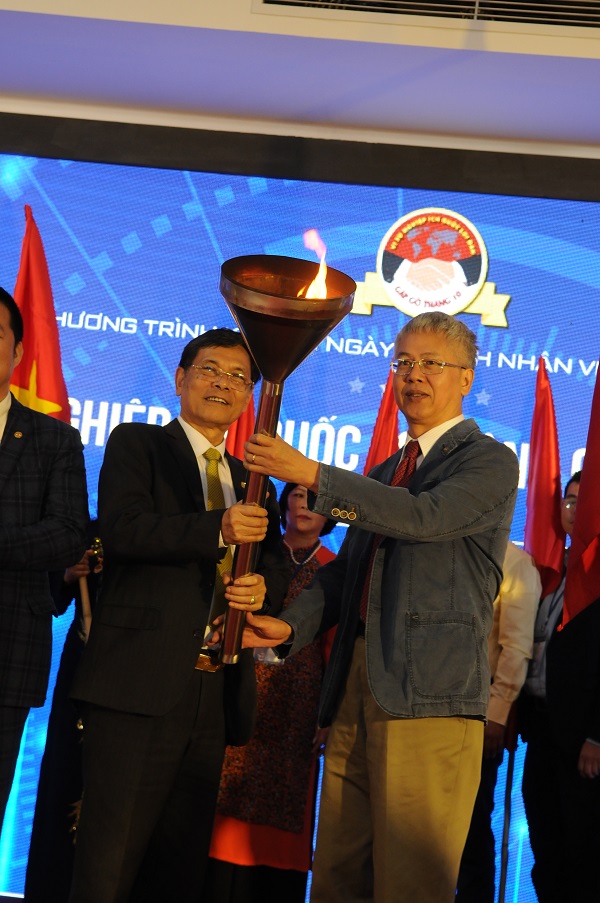 (Chùm ảnh): Chương trình kỉ niệm ngày doanh nhân Việt Nam – Vì sự nghiệp ích quốc lợi dân