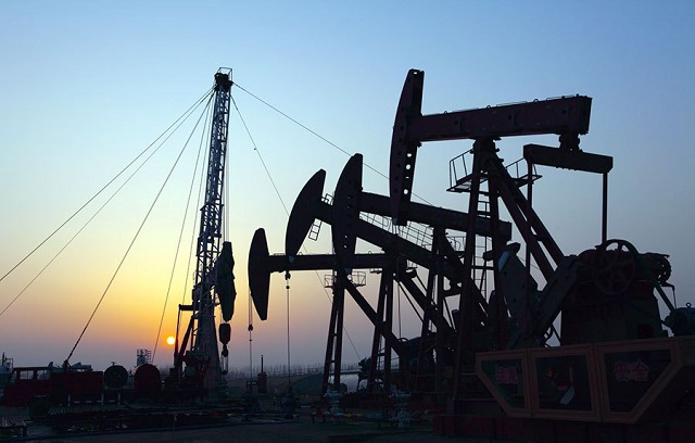 Giá dầu thế giới đi xuống trước thềm cuộc họp G20 và OPEC