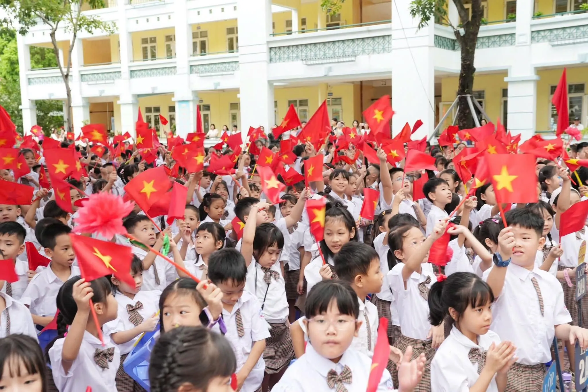 Lễ khai giảng tại Trường Tiểu học Chu Văn An (phường Hoàng Liệt, Hà Nội): Tiếp nối truyền thống - Vững bước tương lai