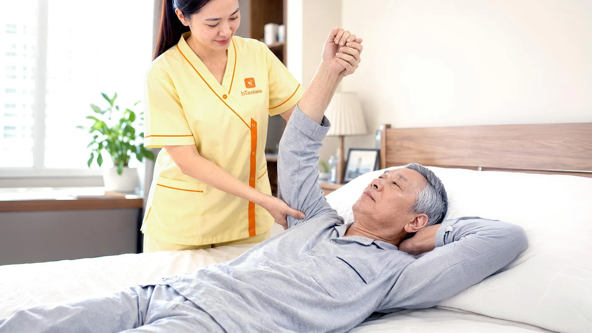 Nỗi sợ khi tìm dịch vụ chăm sóc người cao tuổi