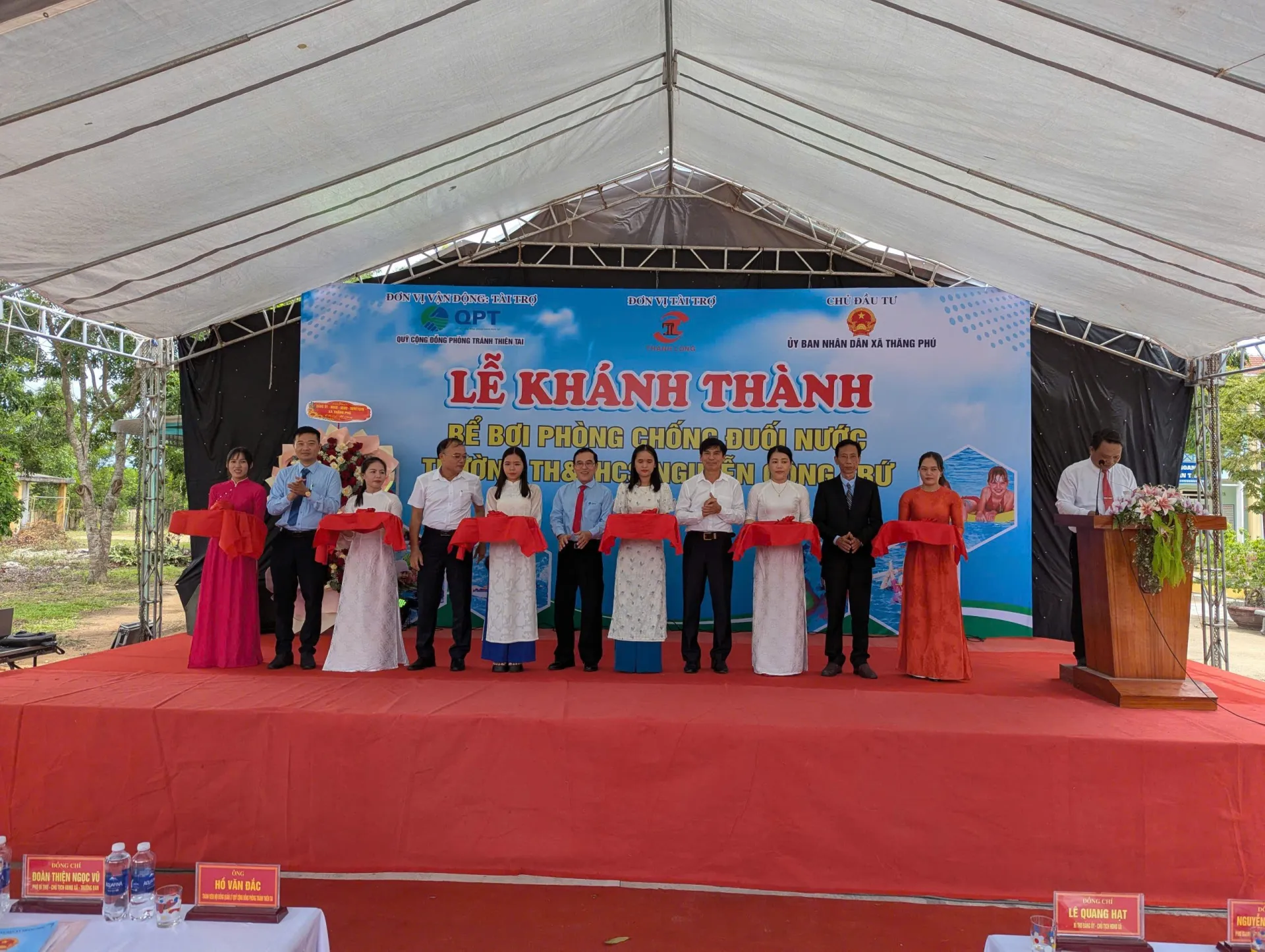 KHÁNH THÀNH BỂ BƠI TRƯỜNG TH&THCS NGUYỄN CÔNG TRỨ: BỂ BƠI THỨ 8 DO TẬP ĐOÀN THÀNH LONG TÀI TRỢ