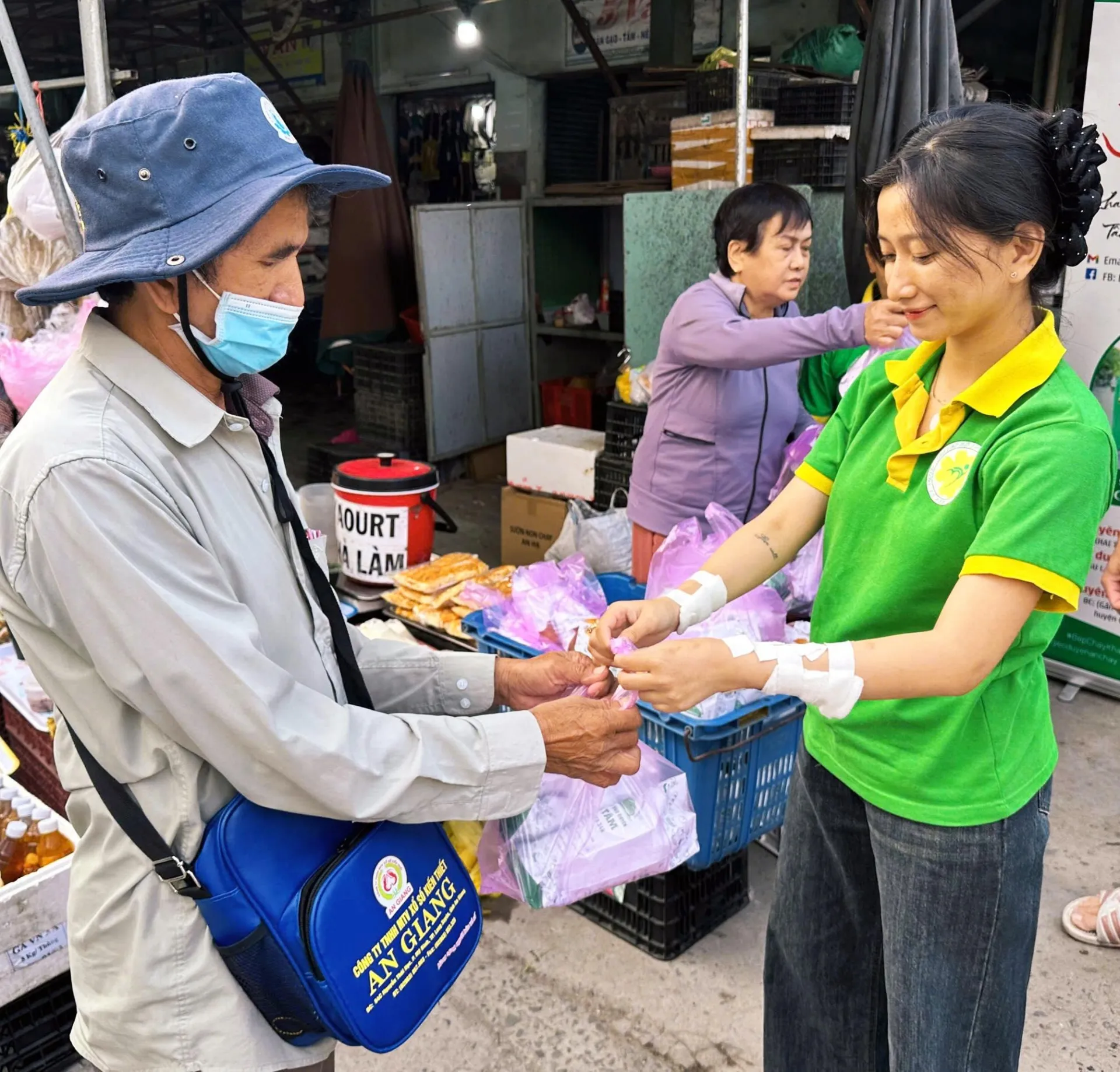 HƯƠNG VỊ CỦA LÒNG TỪ BI GIỮA NHỮNG MIỀN QUÊ