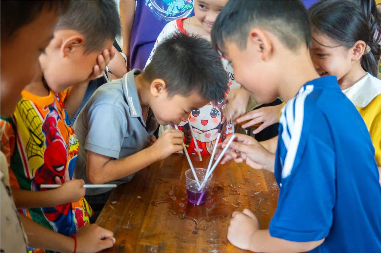 La Perception Project mang đến cho các em nhỏ cơ hội học hỏi về môi trường, đồng thời trực tiếp tham gia những hoạt động gắn liền với thiên nhiên.