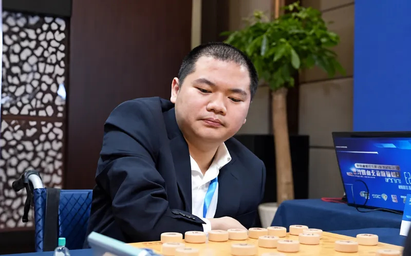 Kỳ thủ Triệu Phàn Vĩ: Từ lời tiên lượng “khó sống quá 20 tuổi” đến top 5 cờ tướng Trung Quốc