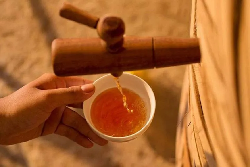 Bí quyết chọn nước mắm truyền thống nguyên chất, thơm ngon và an toàn cho mâm cơm