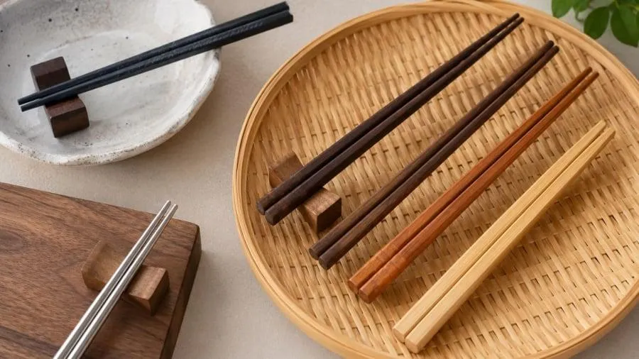 Đũa dùng bao lâu thì nên thay mới? Nhiều gia đình giữ quá lâu mà không biết đang tiềm ẩn nguy cơ cho sức khỏe