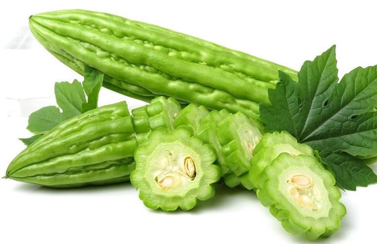 Đi chợ mua khổ qua, đừng chọn đại: Nhìn phần đầu quả là biết loại nào ít đắng, thịt dày và ngon hơn hẳn