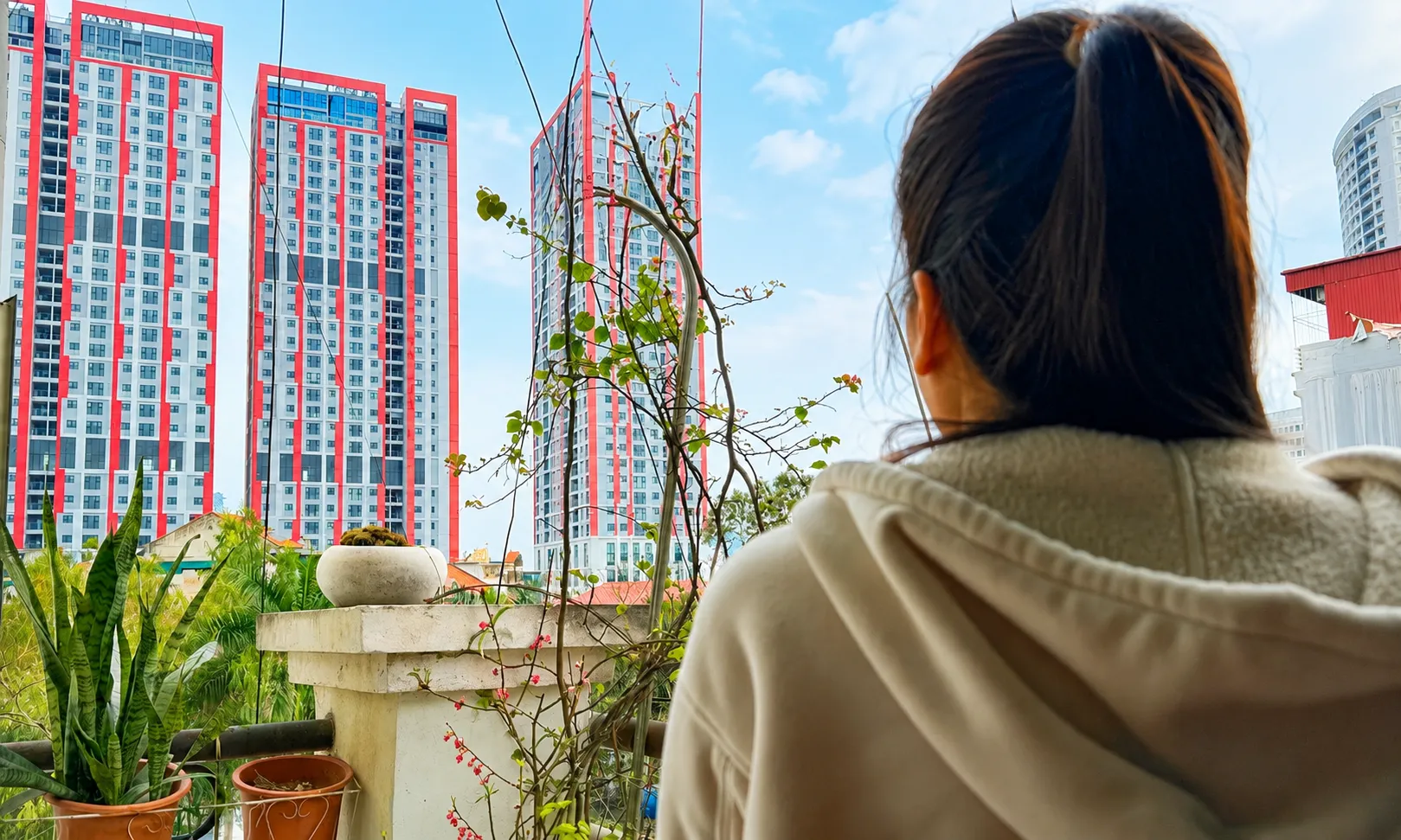 Những 'ốc đảo thượng lưu' giữa thành phố và khoảng cách ngày một lớn đối với người trẻ
