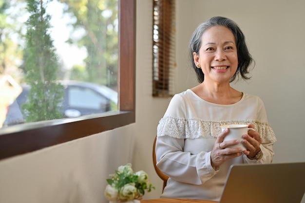 5 bài học về tiền bạc ai cũng nên hiểu sớm để tuổi trung niên bớt áp lực, cuộc sống an nhàn hơn