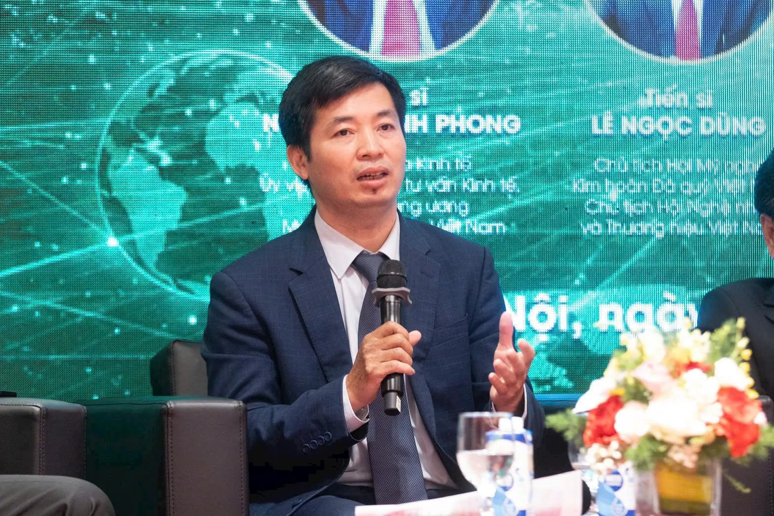 Sinh viên vừa học vừa làm: Xu hướng mới hay yêu cầu tất yếu của thời đại?