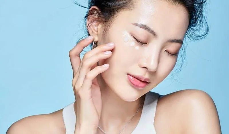 Muốn da đẹp đừng chỉ chăm skincare: 5 thói quen đơn giản giúp làn da khỏe lên từng ngày