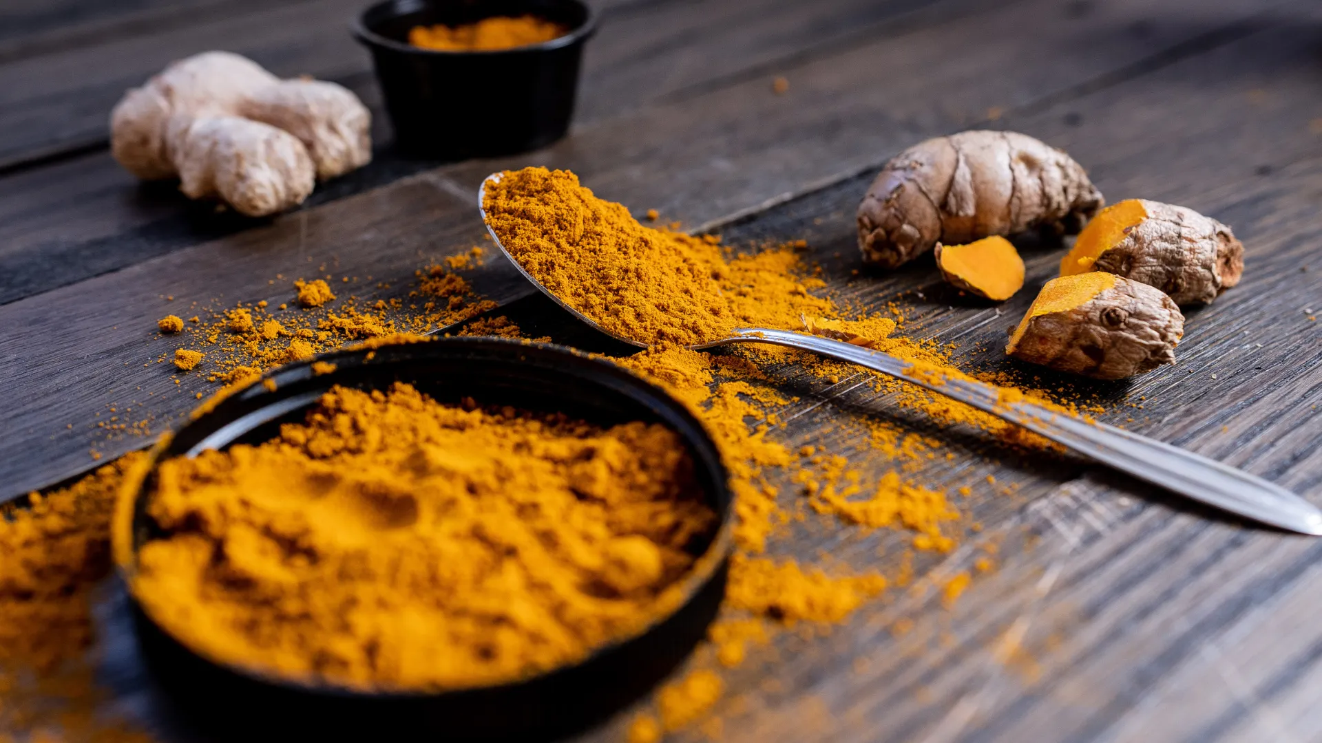 Nghệ tươi với nghệ khô: Nên ăn loại nào để hấp thu nhiều curcumin hơn?