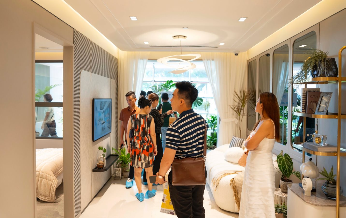 Người trẻ mua nhà: Khi giấc mơ an cư đi kèm những đêm mất ngủ