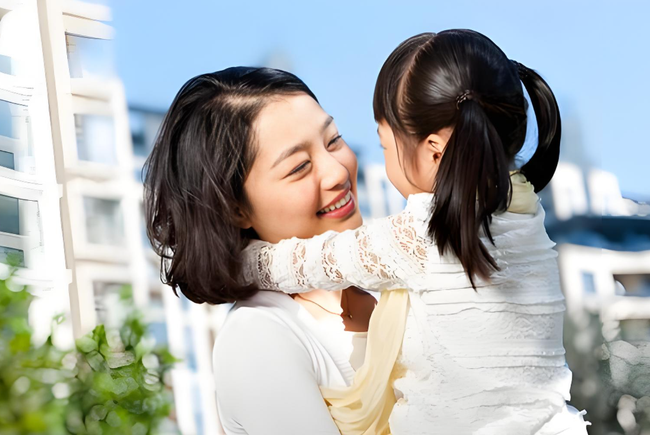 Không phải giàu có hay học giỏi, đây mới là 3 phẩm chất ở người mẹ giúp con lớn lên vững vàng và dễ thành công