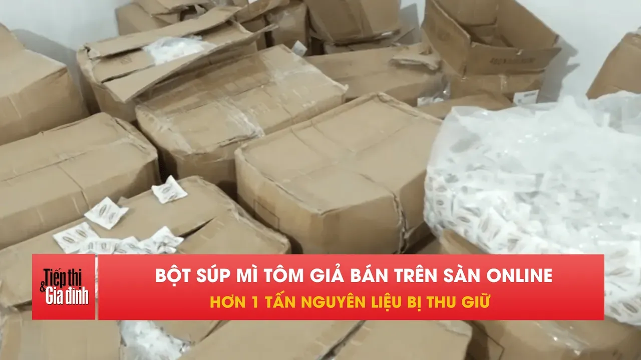 Hà Nội phát hiện cơ sở sản xuất bột súp mì tôm giả
