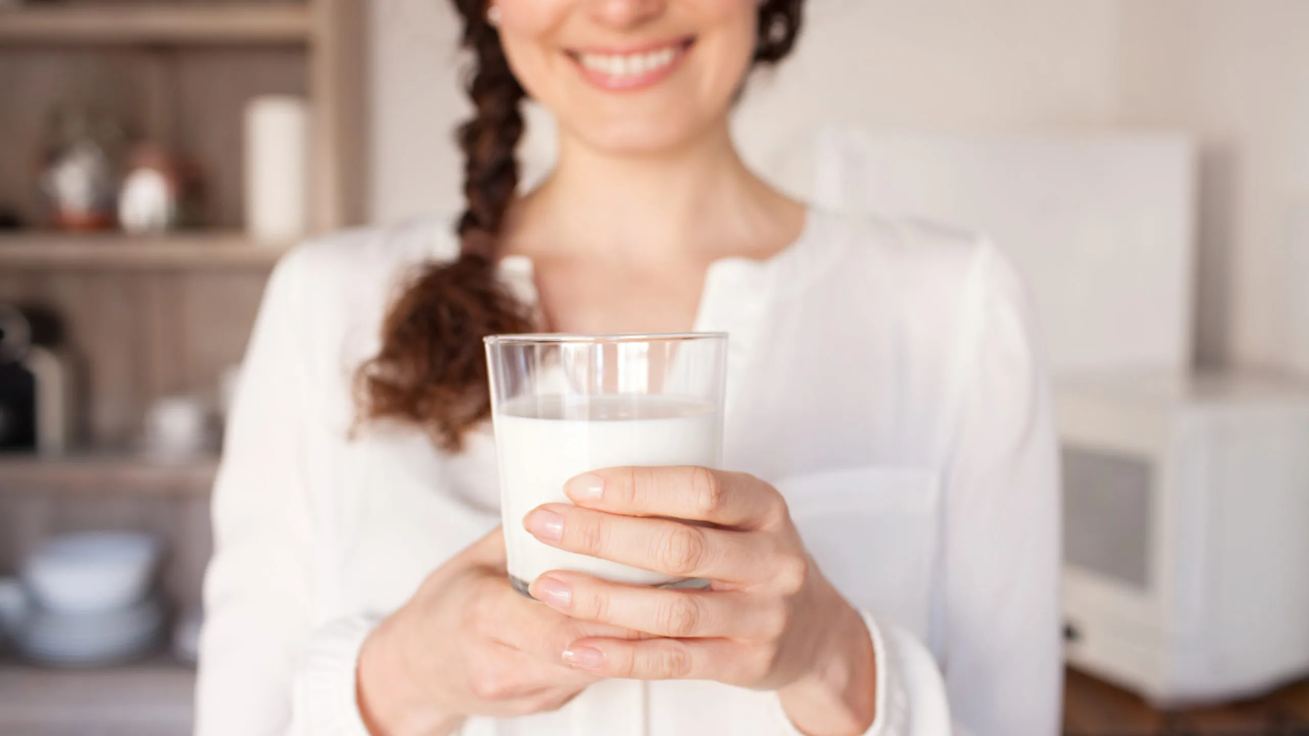 Chăm uống 6 loại nước giàu vitamin E này, da sáng khỏe hơn mà không cần phụ thuộc mỹ phẩm