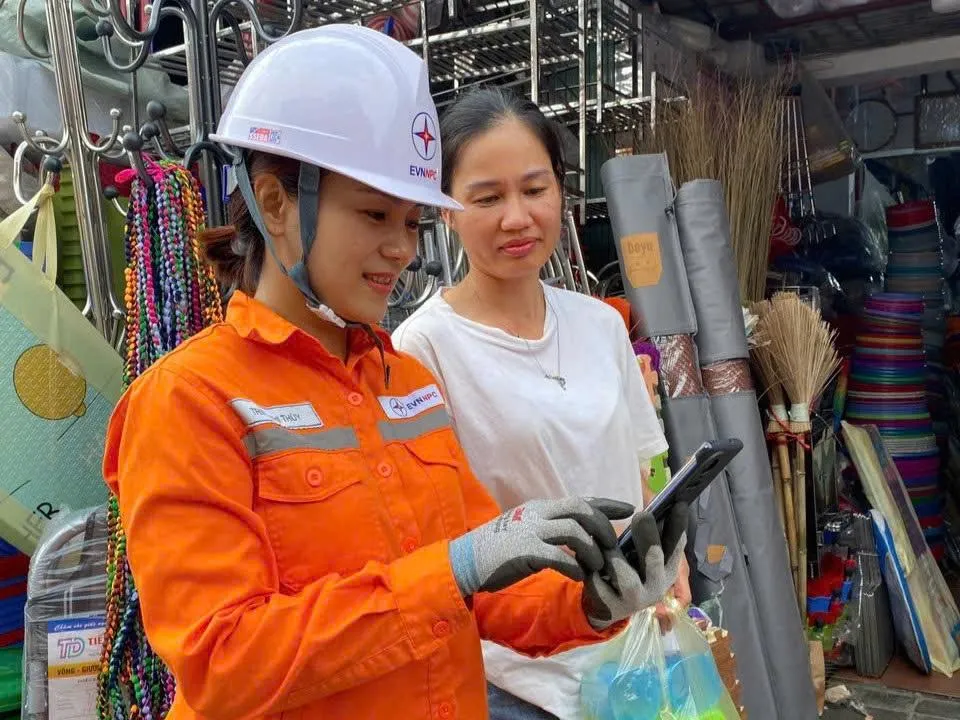 Điện lực Hưng Yên đẩy mạnh phát triển điện mặt trời mái nhà