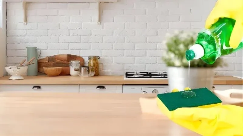 Tường bếp đầy dầu mỡ cũng sạch bong chỉ sau vài phút: 6 mẹo đơn giản ai cũng làm được