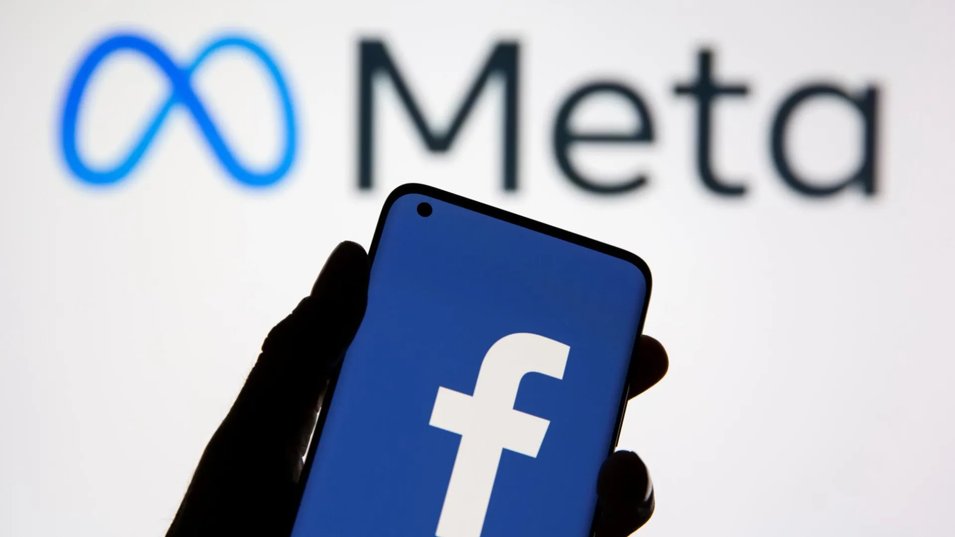 Chỉ mới nhắc đến món đồ, Facebook đã hiện quảng cáo: Nền tảng có đang 'nghe lén' người dùng?