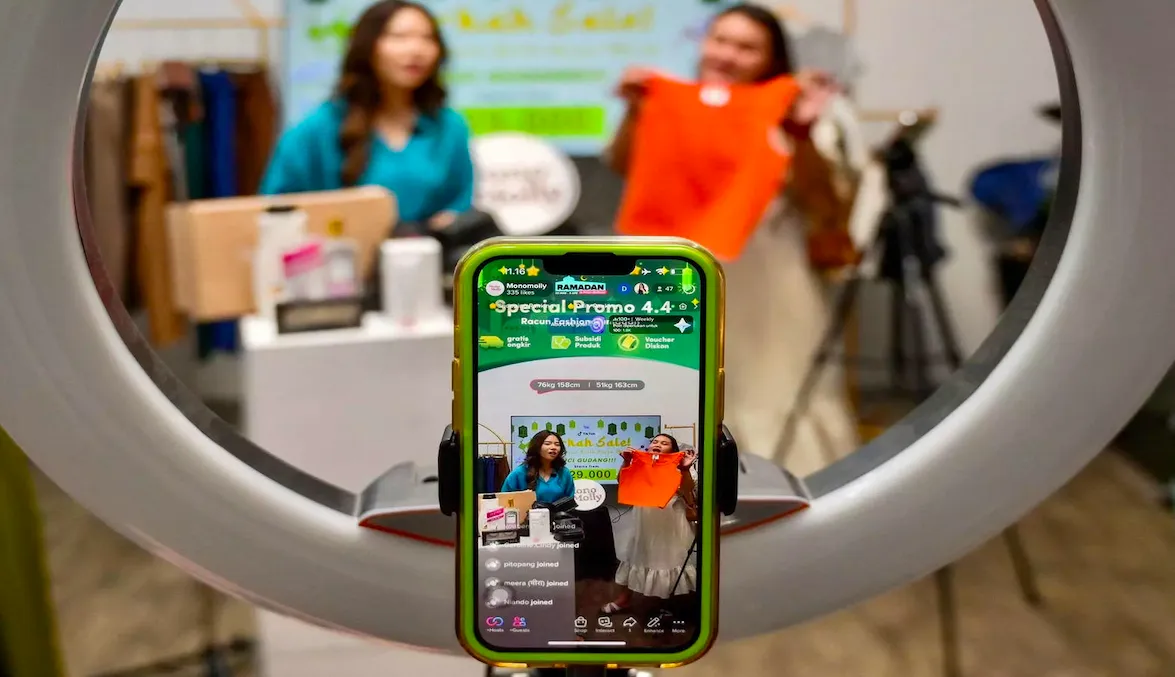 Từ 1/7, người livestream bán hàng buộc phải biết những quy định mới này, vi phạm có thể bị xử lý