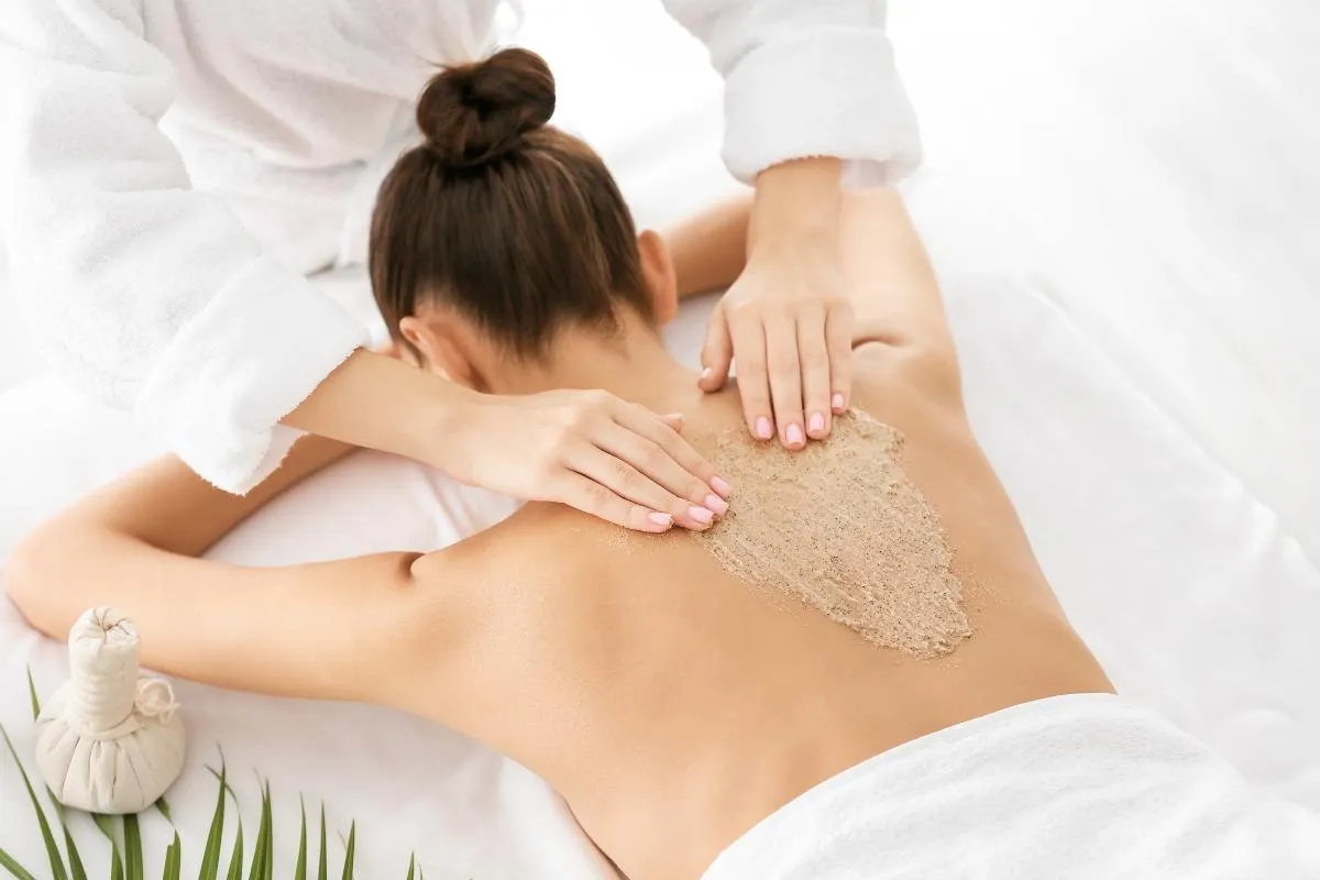 5 cách tẩy tế bào chết tại nhà đơn giản, giúp da mềm mịn mà không cần tốn nhiều chi phí
