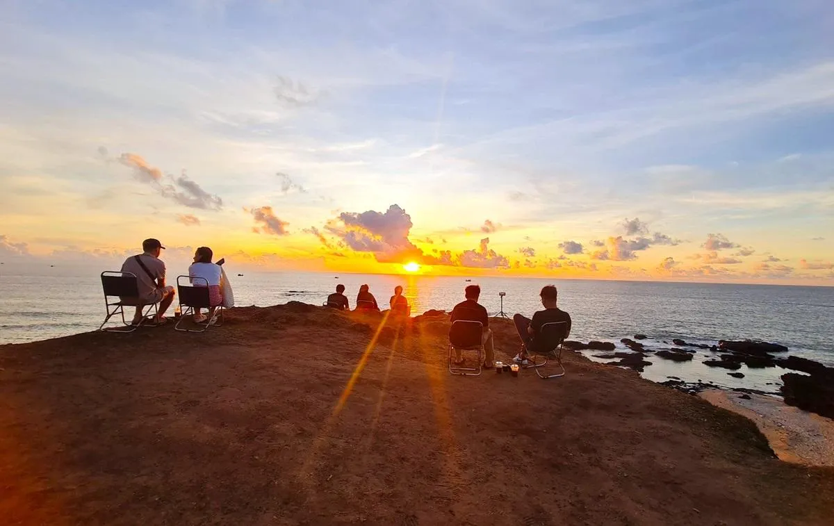 Top 7 điểm ngắm bình minh và hoàng hôn đẹp 'đốn tim' du khách ở Phú Quý