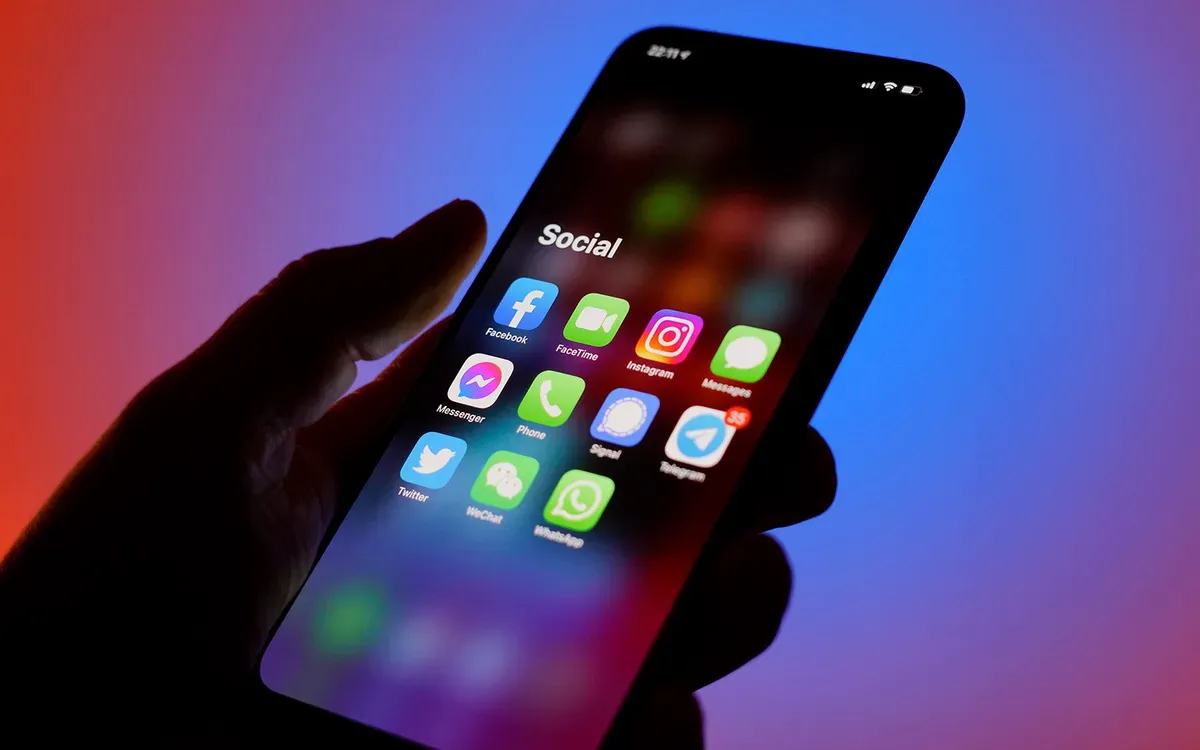 Người dùng lưu ý: Vô tư gửi những hình ảnh này qua Zalo, Messenger có thể khiến bạn gặp rắc rối pháp lý