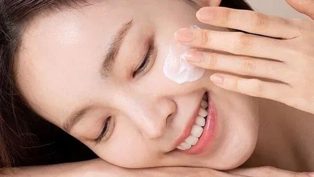Muốn da căng mịn, săn chắc lâu dài? 5 thói quen đơn giản được chuyên gia da liễu khuyên duy trì