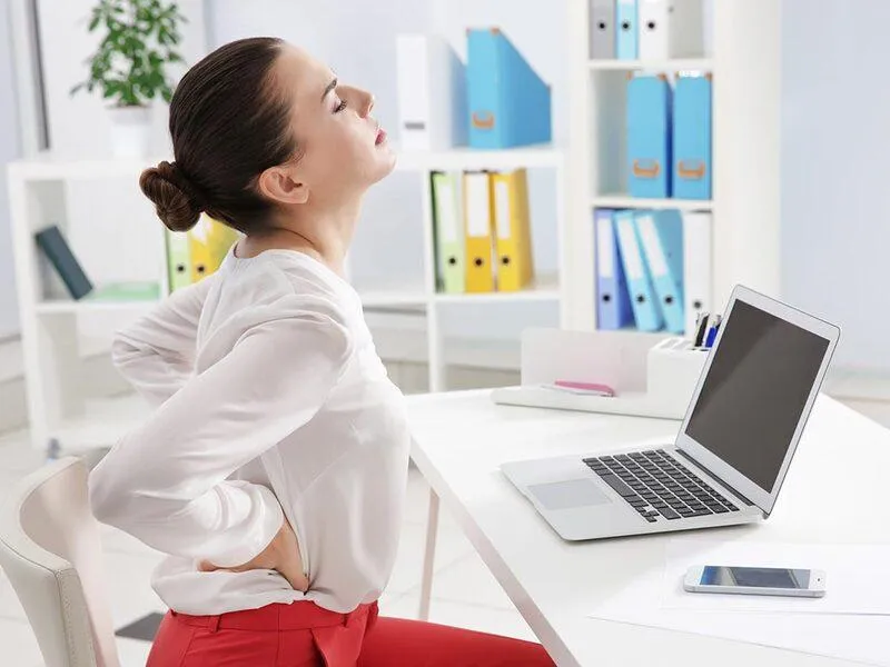 4 tác hại của việc ngồi làm việc quá lâu mà dân công sở không nên chủ quan