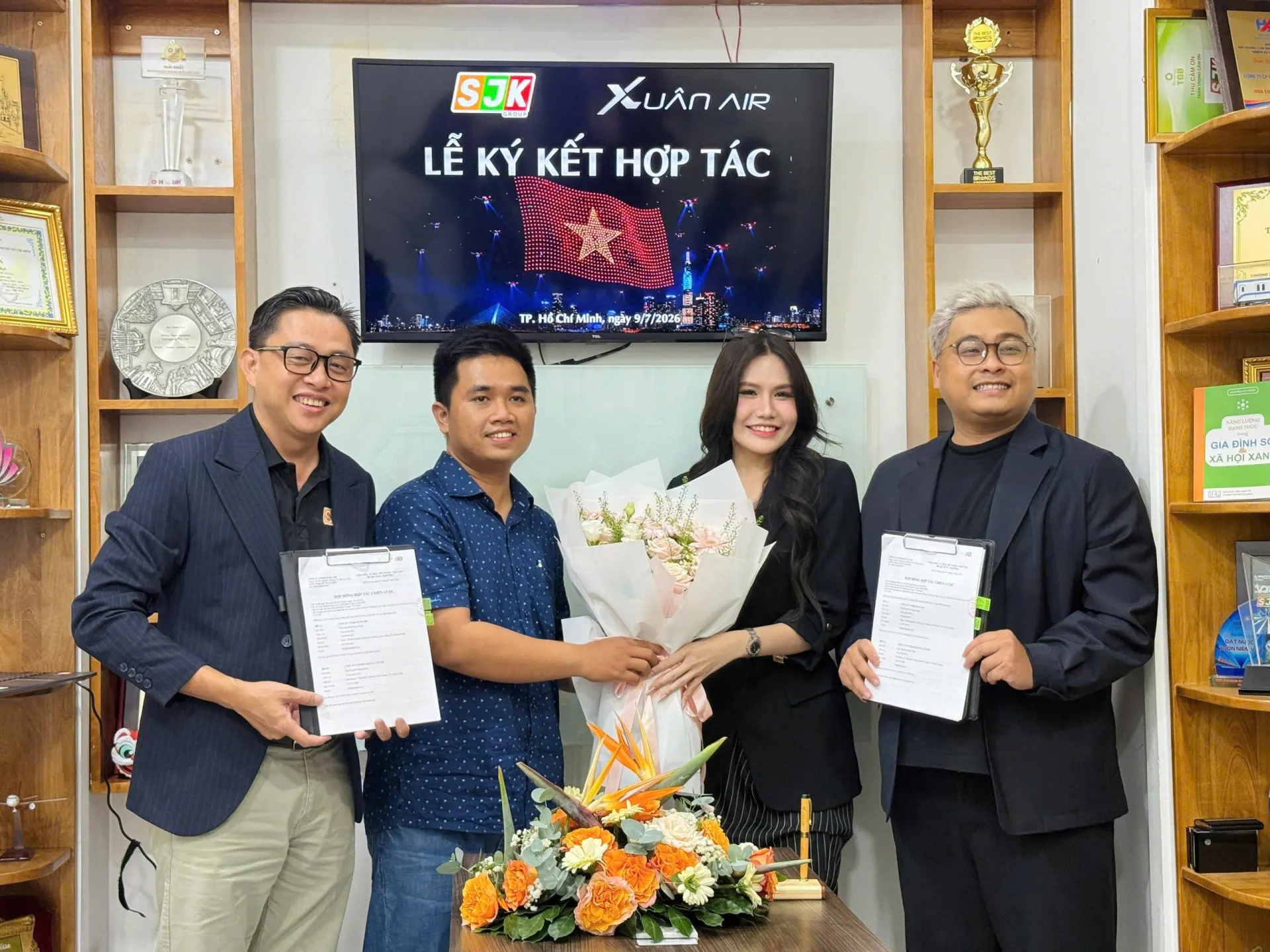 SJK Group và Xuân Air ký kết hợp tác, kết nối quảng cáo ngoài trời, mở rộng giải pháp truyền thông tích hợp