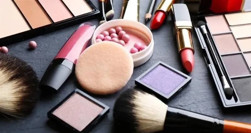 Mỹ phẩm kém chất lượng thường có 6 dấu hiệu này, chị em nên lưu ý