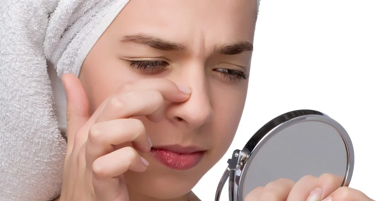 6 thói quen khiến mụn đầu đen mãi không hết, nhiều người vẫn lặp lại mỗi ngày