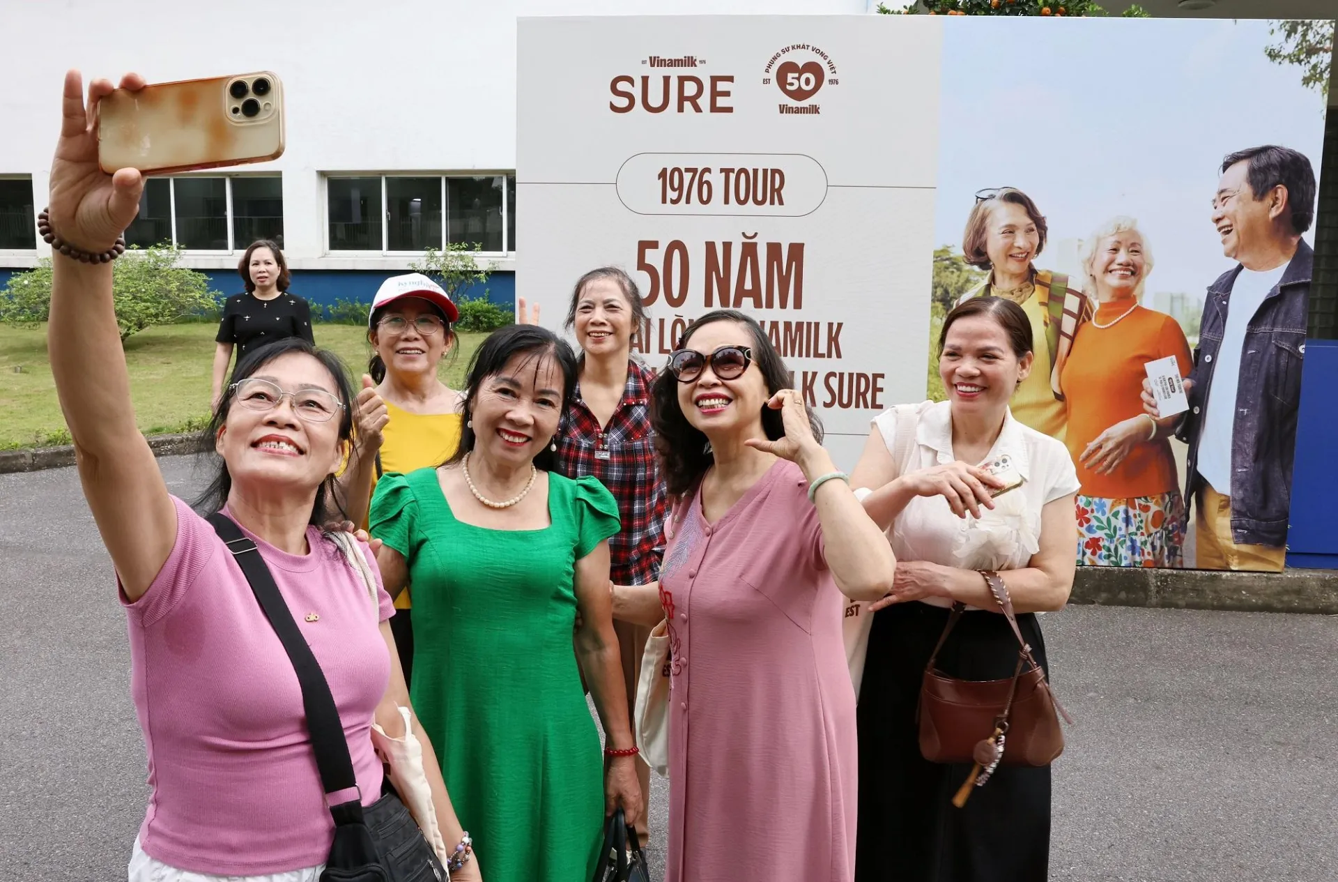 Từ tuổi 50, chủ động chăm sóc sức khỏe bằng nguồn sữa giàu dinh dưỡng cho giai đoạn hoàng kim