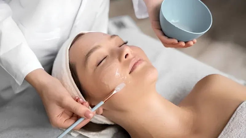 Peel da đẹp nhưng đừng chủ quan: 6 sai lầm khiến da lâu hồi phục, thâm nám còn nặng hơn
