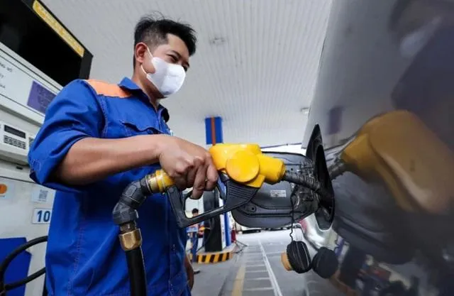 Giá xăng dầu đồng loạt tăng, có loại tăng hơn 1.500 đồng/lít