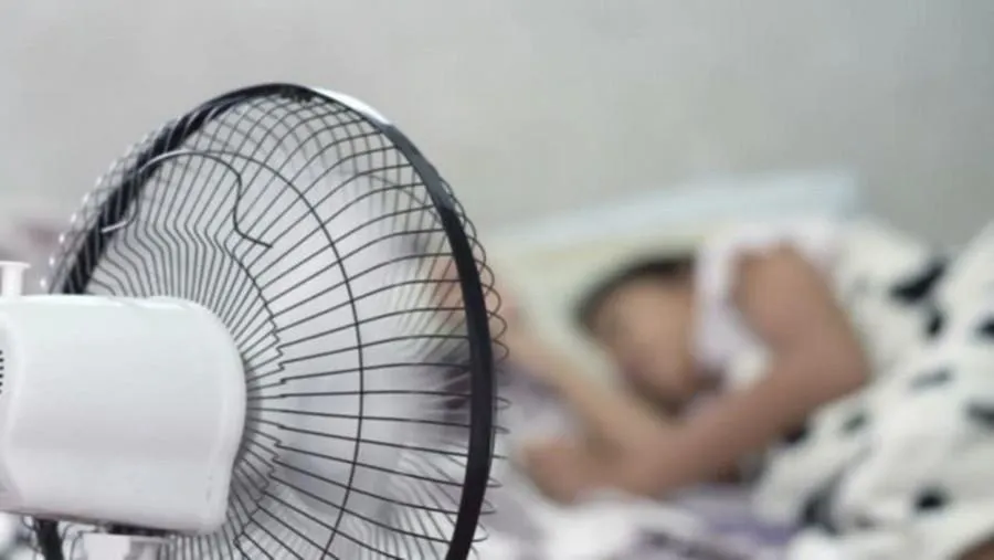 Thói quen bật quạt suốt đêm có thể gây hại nếu bạn bỏ qua 4 điều này