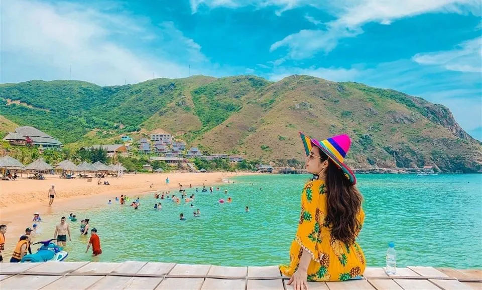 Mùa hè nhất định phải check-in 4 bãi biển đẹp như thiên đường ở miền Trung