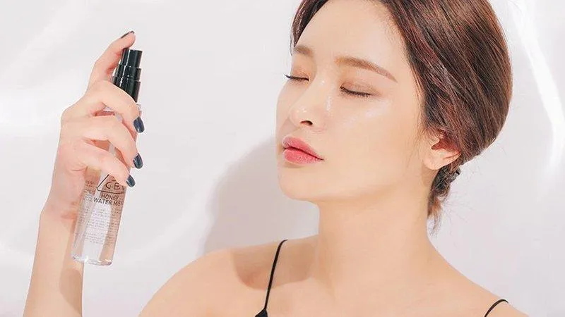 Xịt khoáng mỗi ngày nhưng da vẫn khô? Nguyên nhân có thể nằm ở điều này