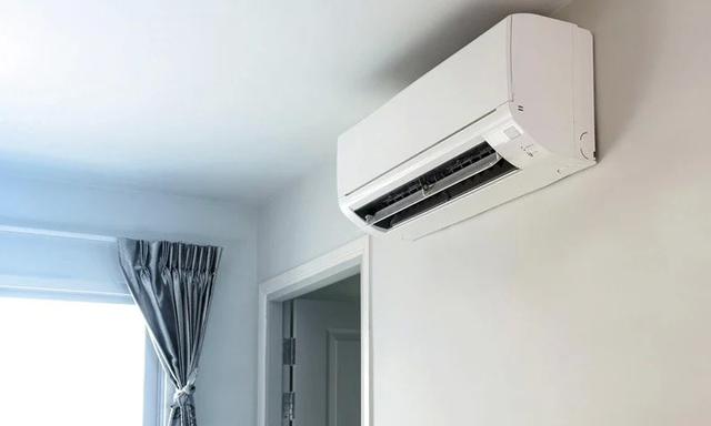 Có nên mở hé cửa khi bật điều hòa? Nhiều người làm theo thói quen nhưng lại khiến phòng lâu mát, tốn điện hơn
