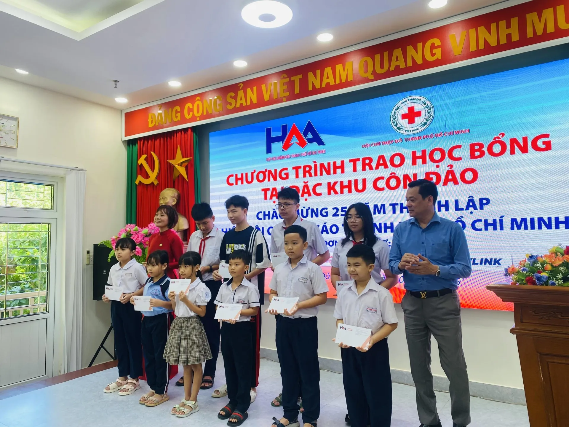 HAA trao học bổng tại Đặc khu Côn Đảo nhân dịp 27/7