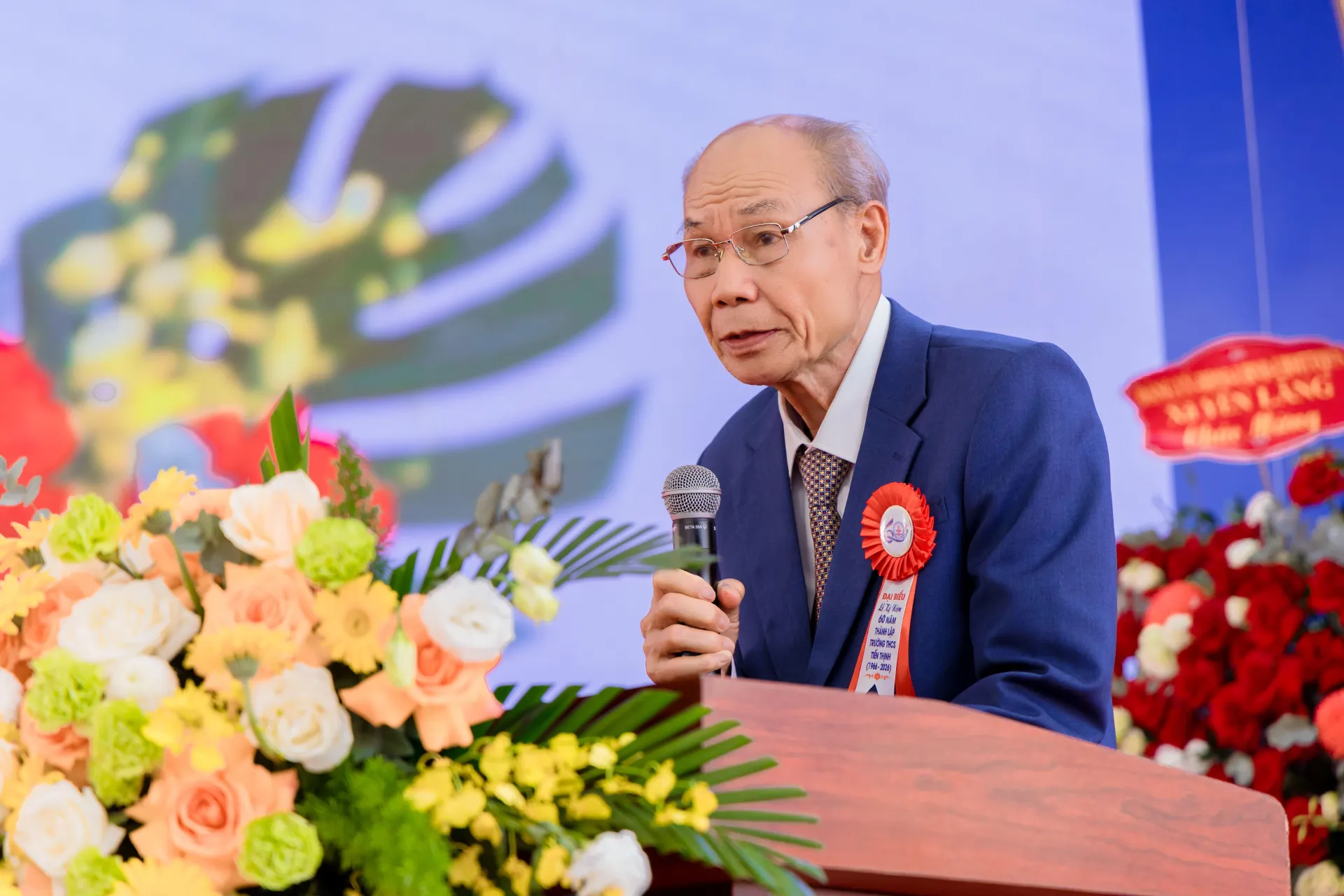 Thầy Nguyễn Hồng Cầu - Nguyên Hiệu trưởng đầu tiên của Trường cấp 2 Tiến Thịnh (giai đoạn 1966 - 1968) xúc động ôn lại những ngày đầu trường được thành lập.